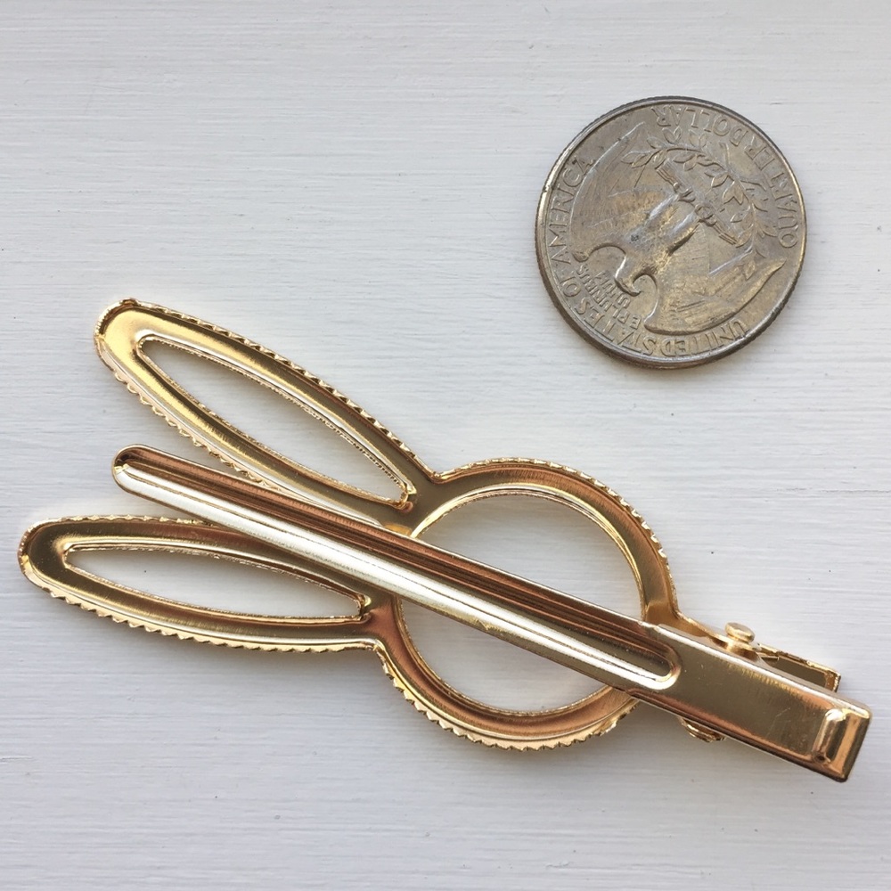 🔴5/$20⚠️𝗖𝗟𝗘𝗔𝗥𝗔𝗡𝗖𝗘⚠️ Bunny Hair Clip NEW - Picture 9 of 12